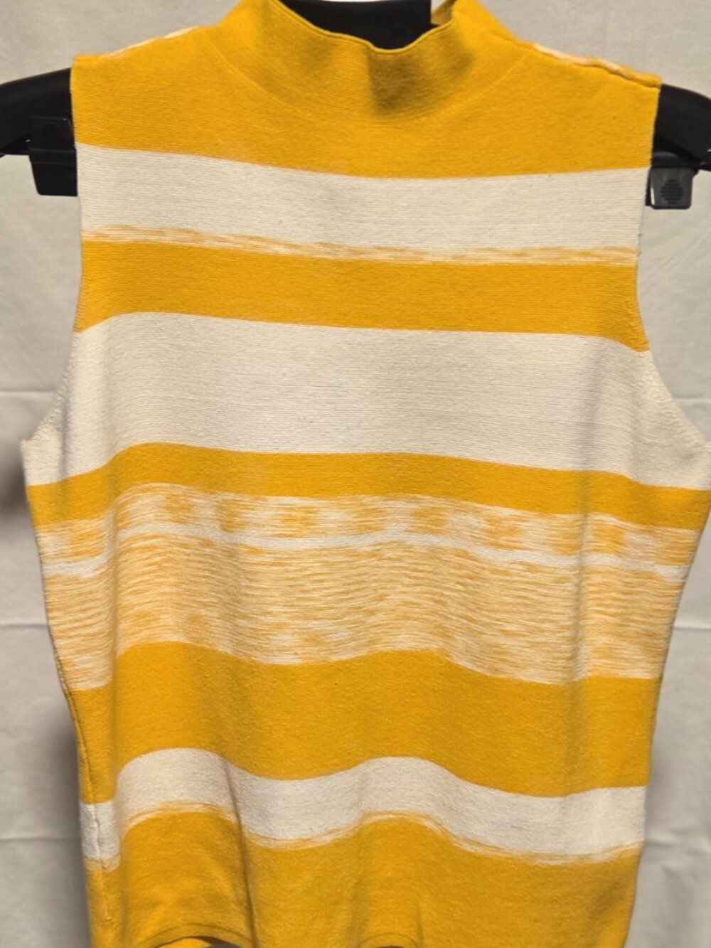Nine West Womens Yellow White Striped Sleeveless Knitted Vest Sweater Size M
